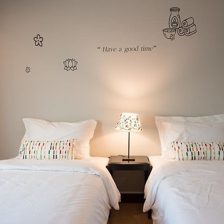 Bed & Body Hostel Bangkok Exterior foto