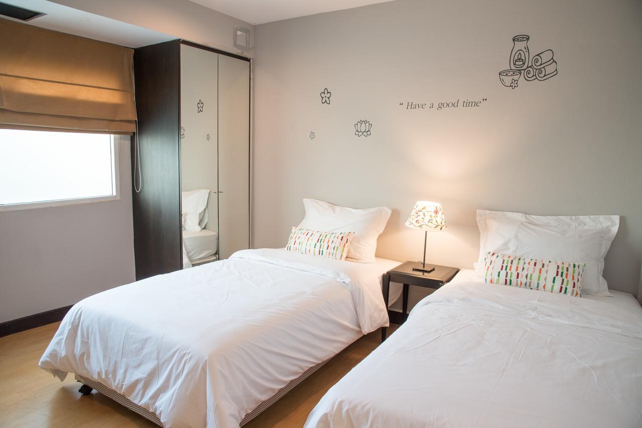 Bed & Body Hostel Bangkok Exterior foto