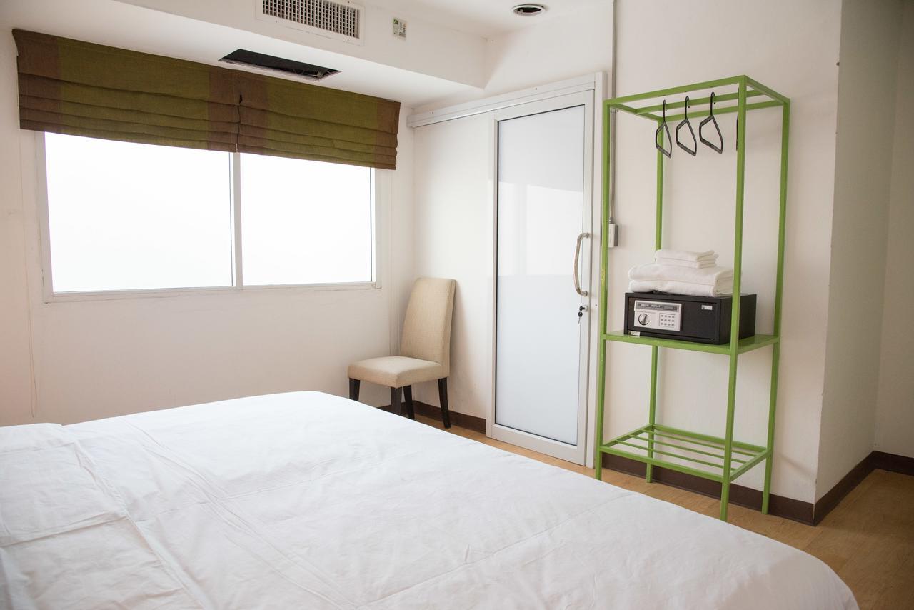 Bed & Body Hostel Bangkok Exterior foto