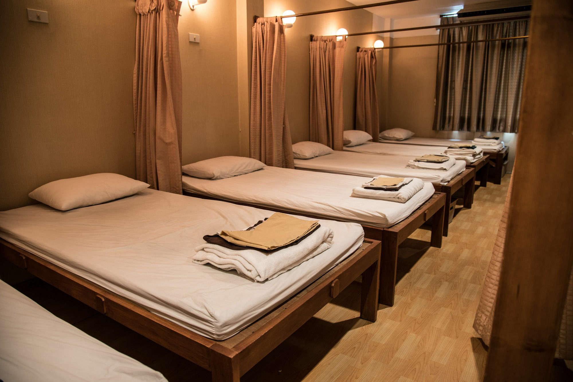 Bed & Body Hostel Bangkok Exterior foto