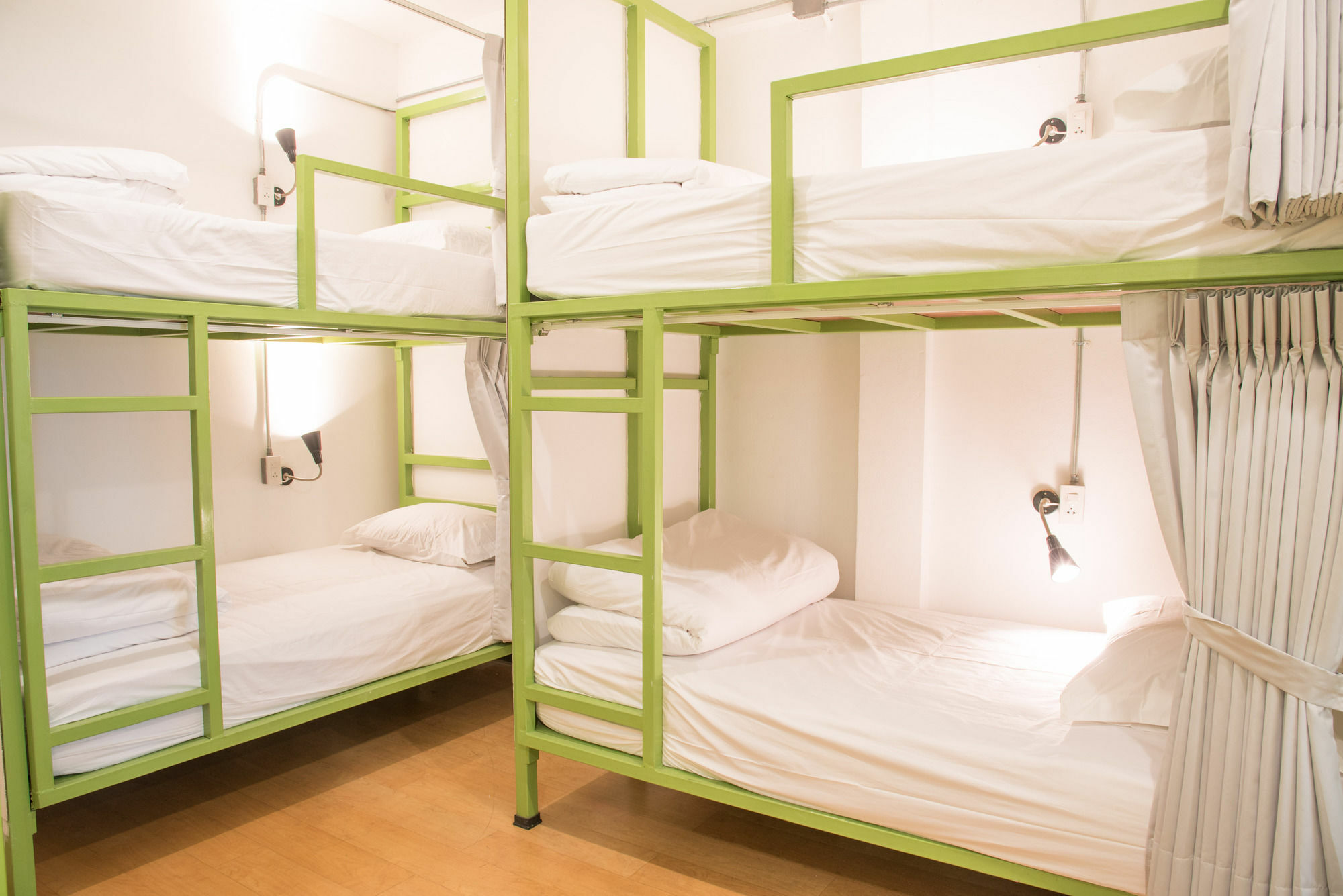Bed & Body Hostel Bangkok Exterior foto