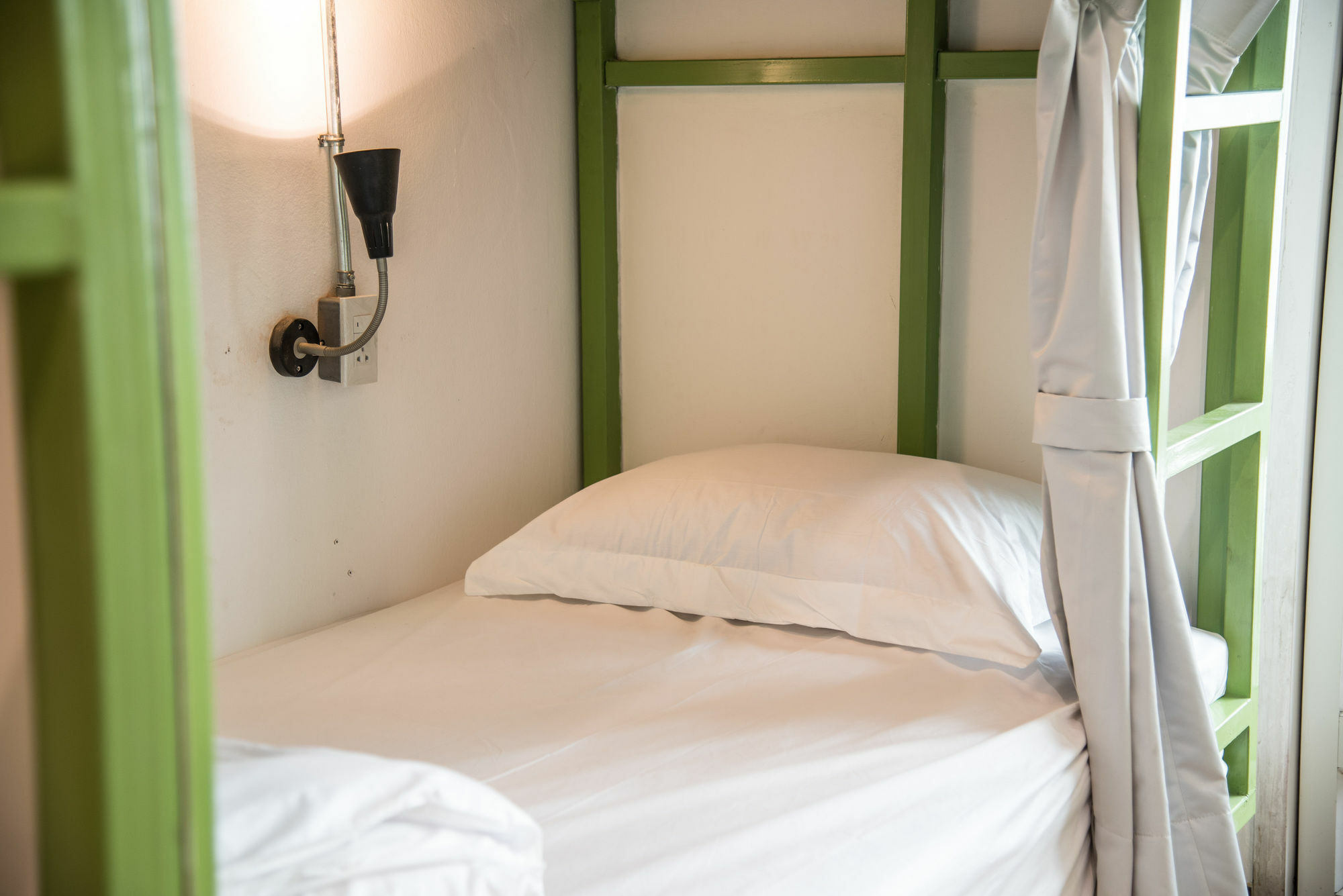 Bed & Body Hostel Bangkok Exterior foto