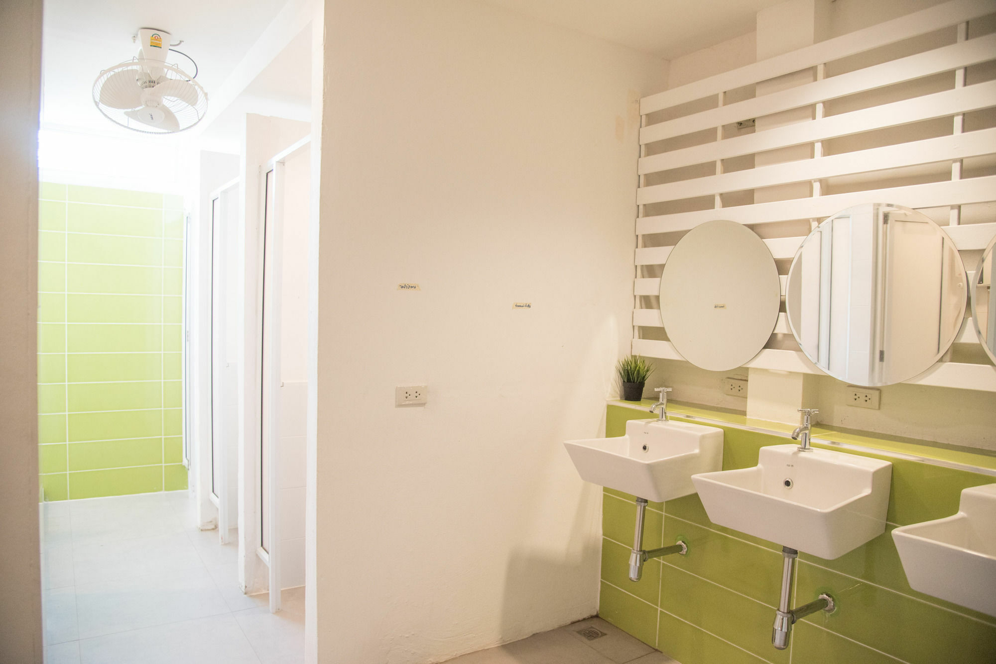 Bed & Body Hostel Bangkok Exterior foto